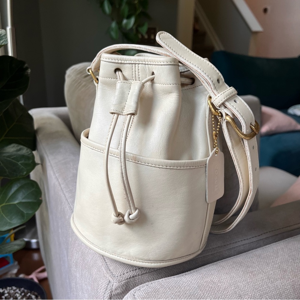 Vintage Coach small drawstring bucket bag Bone